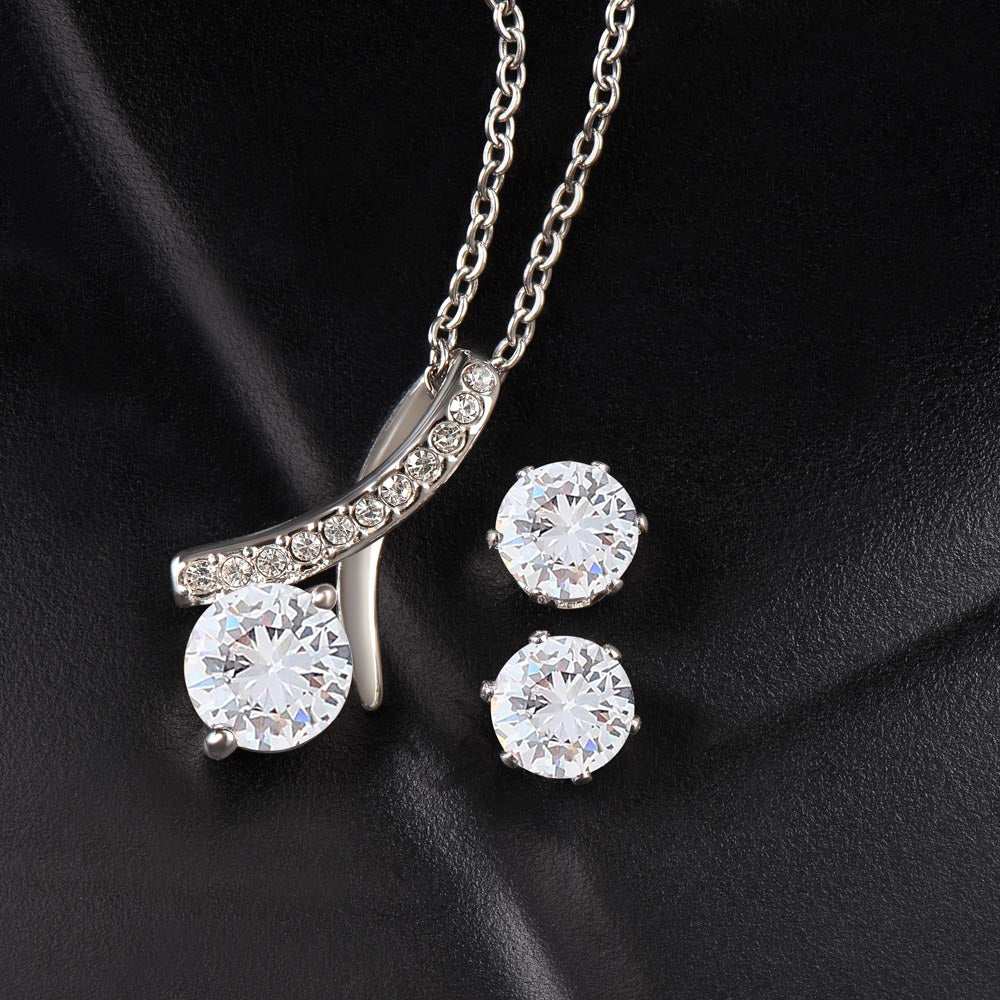 Alluring Beauty Necklace -